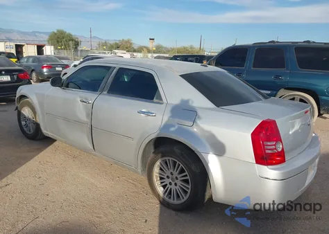 2010 Chrysler 300 Touring/Signature Series/Executive Series из США, поврежденный, VIN 2C3CA5CV2AH167931